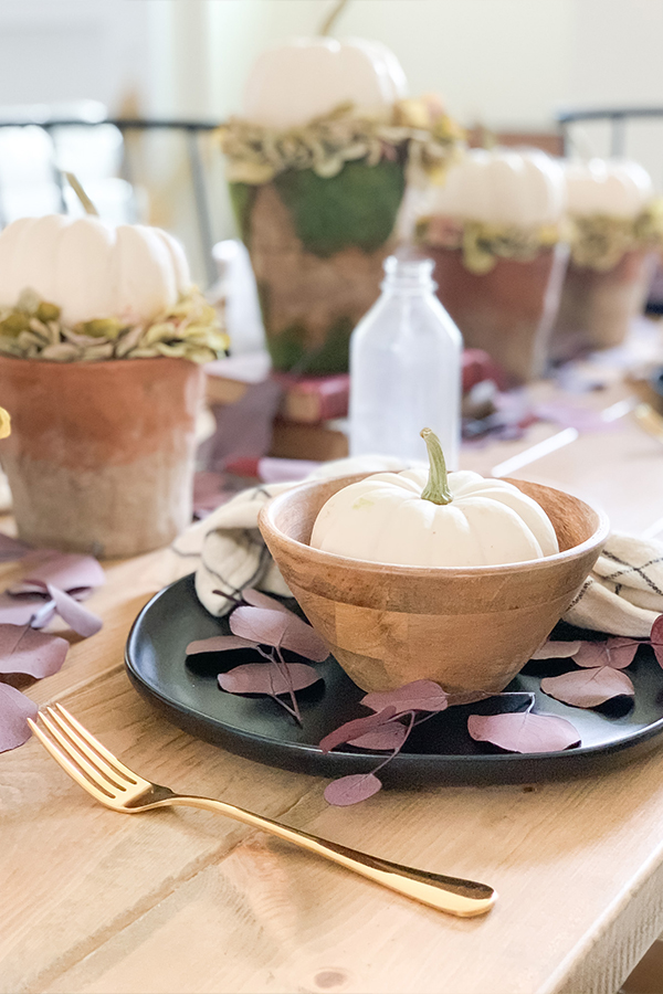 simple neutral fall tablescapes