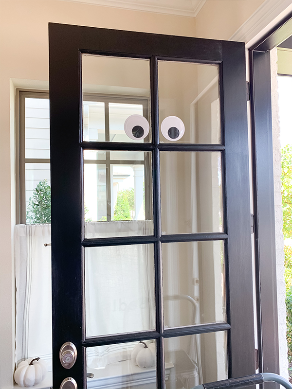 DIY mummy front door decoration 